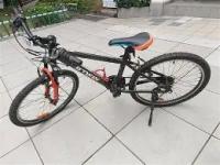 PG电子-关于自行车友谊赛掀起高潮，钱塘雷豹队逆转岭北雄狮队，高压逼抢奏功——团队防守值得称道的信息