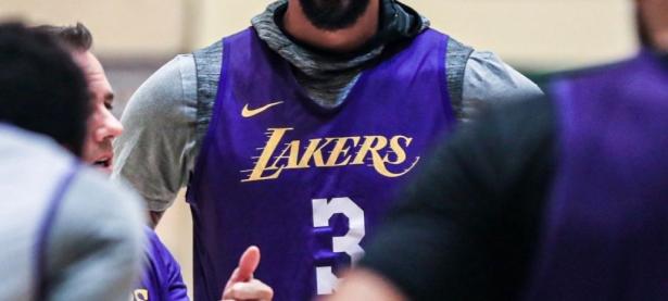 PG游戏-Faker赛事官方发布爆冷新规，湖人争议不断！的简单介绍