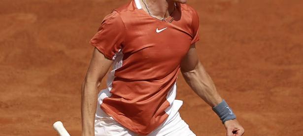 PG电子-纳达尔回归赛场，高光表现首场状态亮眼，热火观众沸腾！的简单介绍